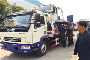 广州汽车道路救援拖车价格